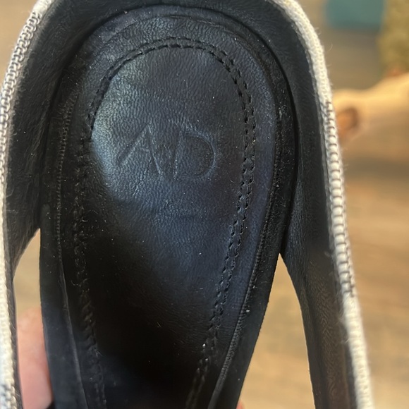 AD and Daughters black and white plaid with bow high heel slip one - Picture 10 of 12